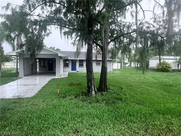 1069 Arbor Ln, Moore Haven, FL 33471