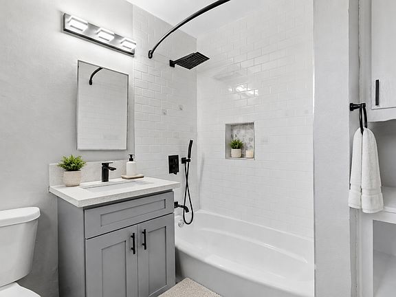 4th image of 12602 Kensington Ln #4