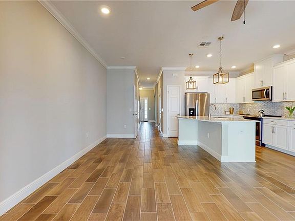 5th image of 1121 Coral Ln