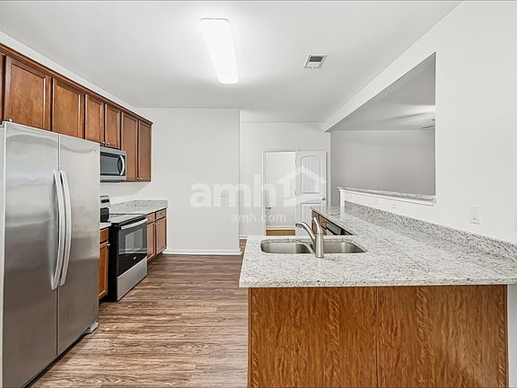 4th image of 343 Alcovy Way