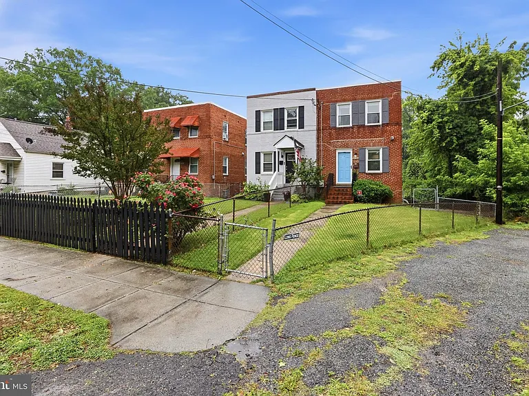3101 E St SE — Photo 3