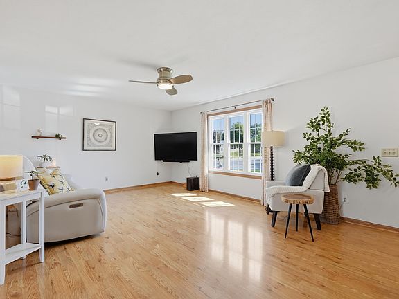 5th image of 301 Ridgeview Dr