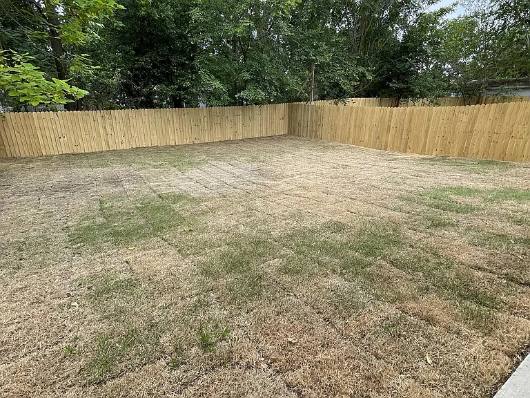 524 W Florence St — Photo 16