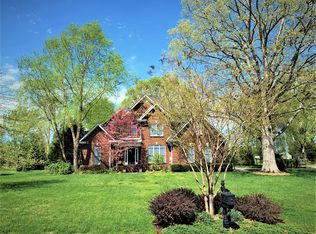 100 Garland Crest Ct S, Tullahoma, TN 37388