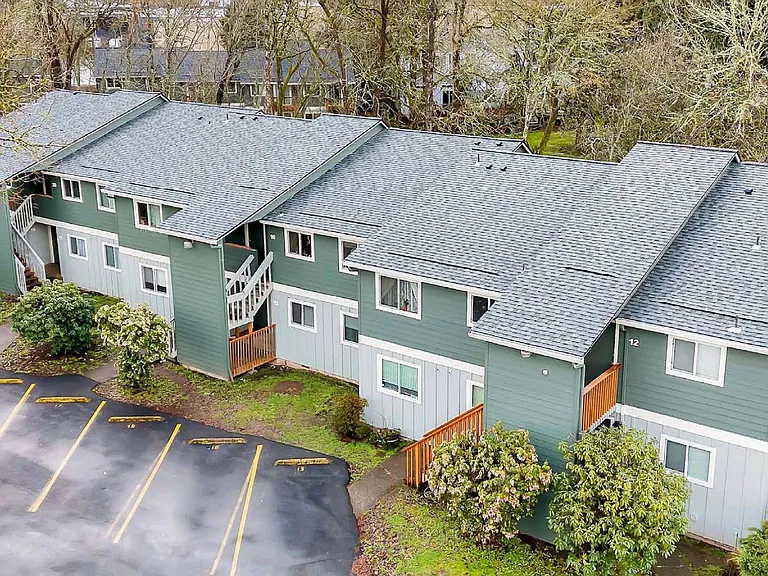 Newly Remodeled Kennedy Park Apartments! — Photo 30