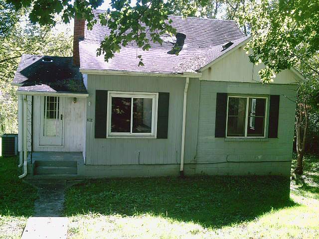 1st image of 618 Virginia Ave NE