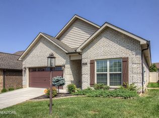 2315 Torrey Pines Dr, Maryville, TN 37801