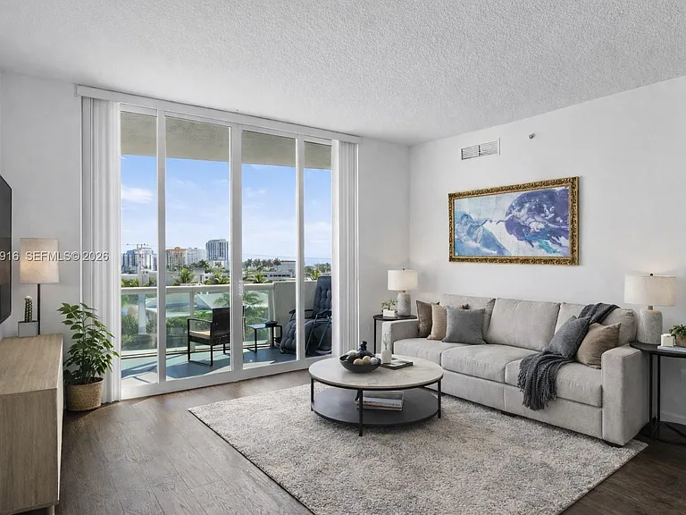 7910 Harbor Island Dr #402 — Photo 3