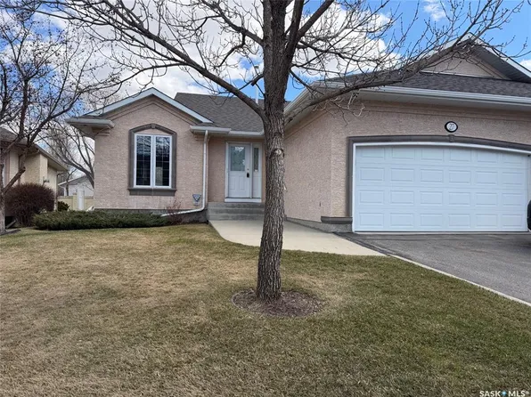 UNIT 27-330 Stodola COURT, Saskatoon, SK S7N 4N9