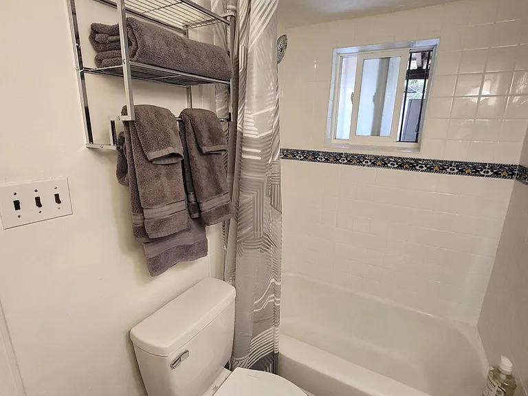 1512 Fruit Ave NW — Photo 12