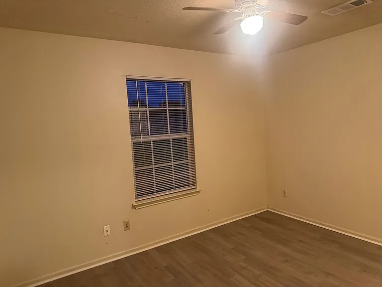 4215 Walnut Park Dr — Photo 13