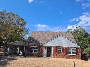 1303 Leacrest Dr, College Station, TX 77840