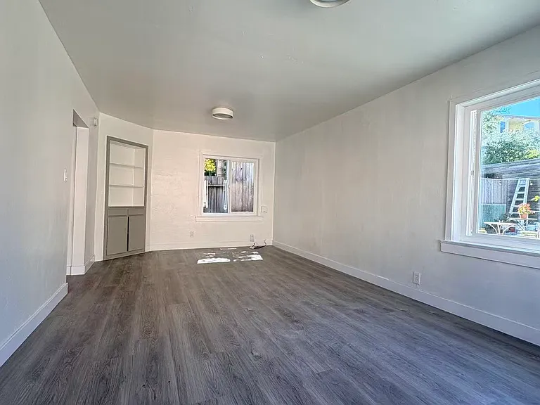 357 Lester Ave #359 — Photo 2