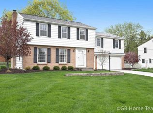 3525 Chamberlain Ave SE, Grand Rapids, MI 49508