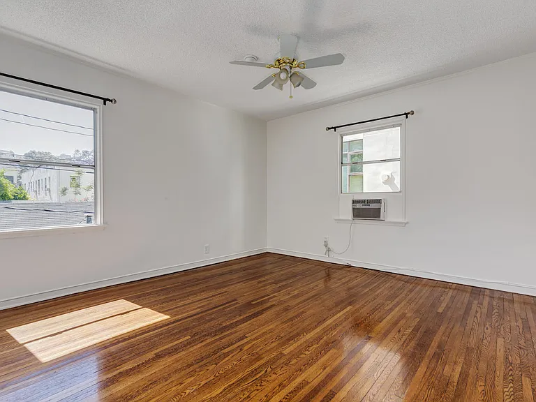 445 N Doheny Dr #F — Photo 7