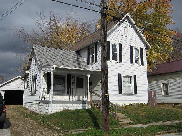 1st image of 448 E 4th St