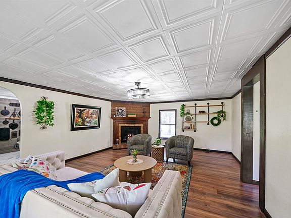 5th image of 21622 Ravenwood Dr