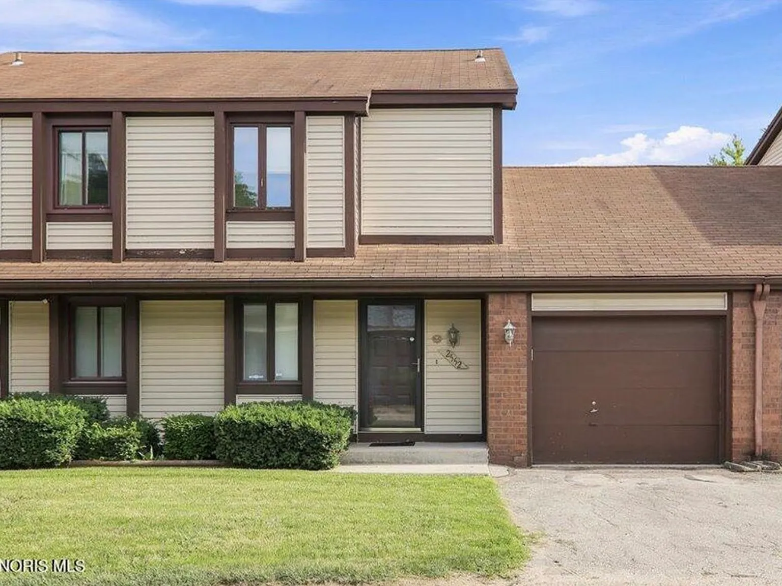 3 bed, 1.5 bath, 1650 sqft, $1,350 — Photo 1