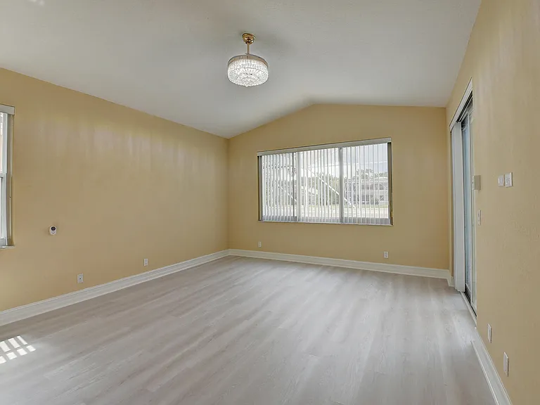 11182 Sea Grass Cir — Photo 11