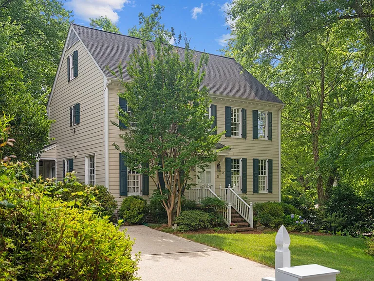 2113 Fallon Oaks Ct — Photo 2