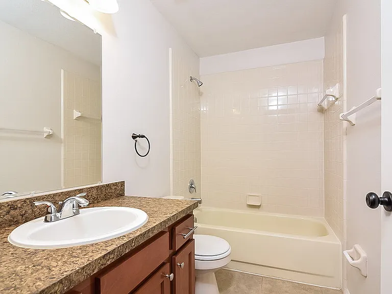 1070 Corkwood Dr — Photo 12