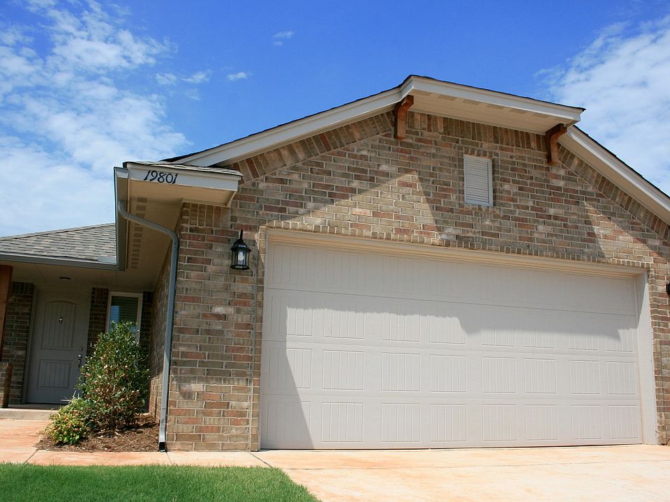 1st image of 19801 Forsythe Dr
