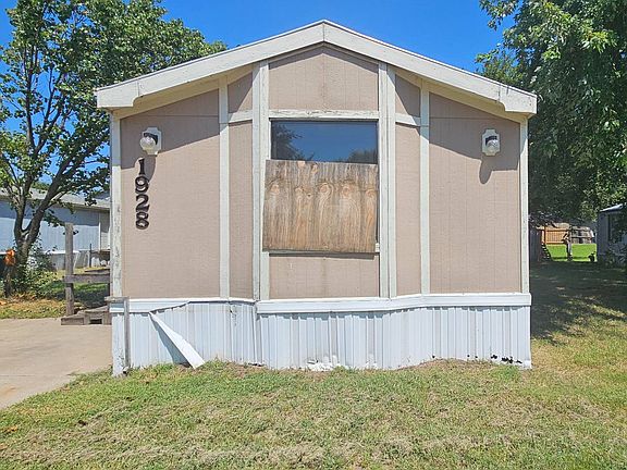 3rd image of 1928 E Lockwood St