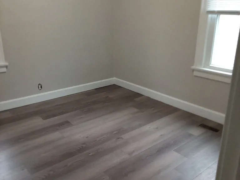 1112 Covert Ave — Photo 9