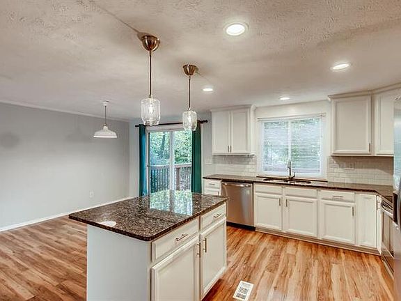 3rd image of 5909 Chatham Ct NW