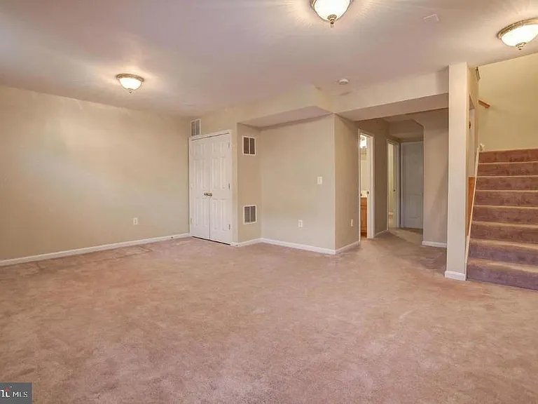 9611 Normanton Way — Photo 5