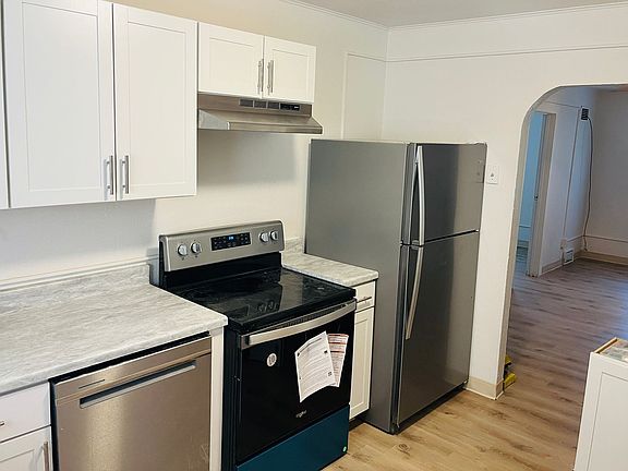 4th image of 2318 12th Ave N APT 2