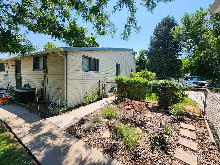 1306 W Gillespie Ave — Photo 17