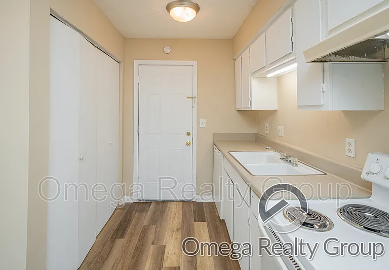 Lakeridge Apartments — Photo 31