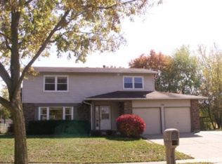 731 Butterfield Dr, Algonquin, IL 60102