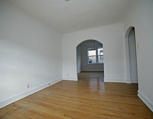 2nd image of 1712 W Albion Ave