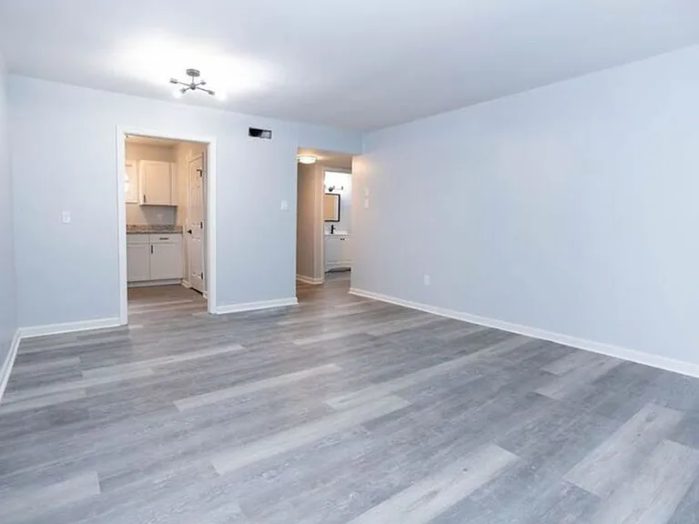 3128 Chateau Blvd — Photo 5