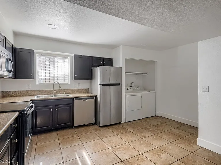 3501 Rio Robles Dr #B — Photo 5