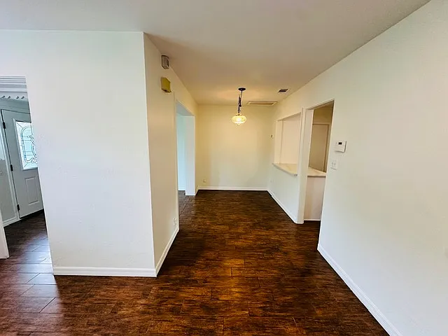 2211 Stanley St — Photo 4