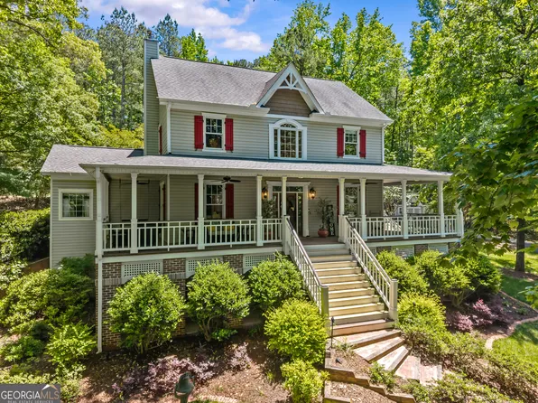 1660 Maple Ridge Dr, Loganville, GA 30052
