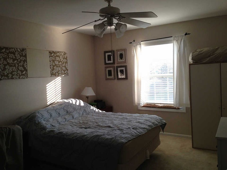 2nd image of 230 Mansfield Way #230