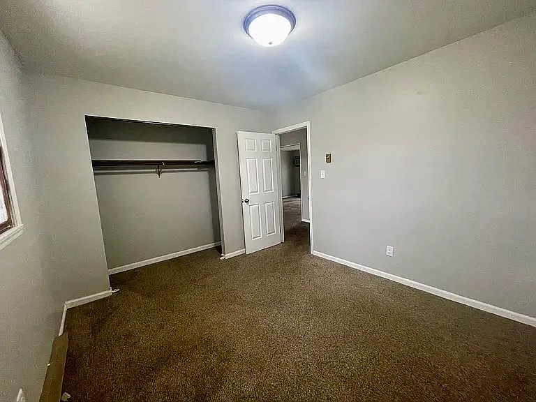 5372 Plaza Ave — Photo 4