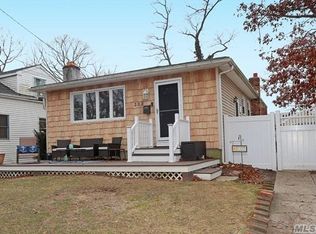 333 Hyman Ave, West Islip, NY 11795