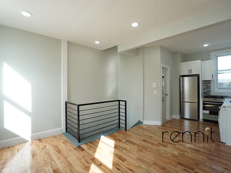 1916 Harman St #2R — Photo 5