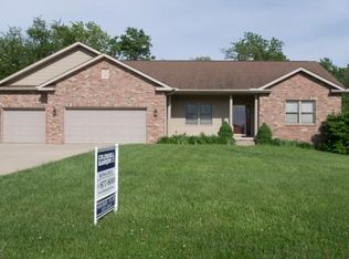 270 Carrington Ave, Mt Zion, IL 62549