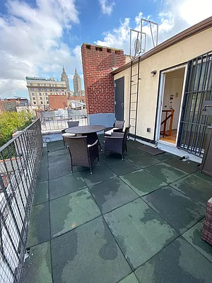 Rented by Harris Philip NYC | media 17