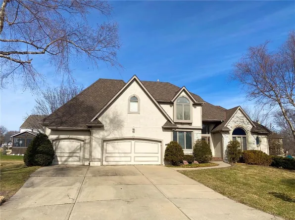 9208 W 141st St, Overland Park, KS 66221