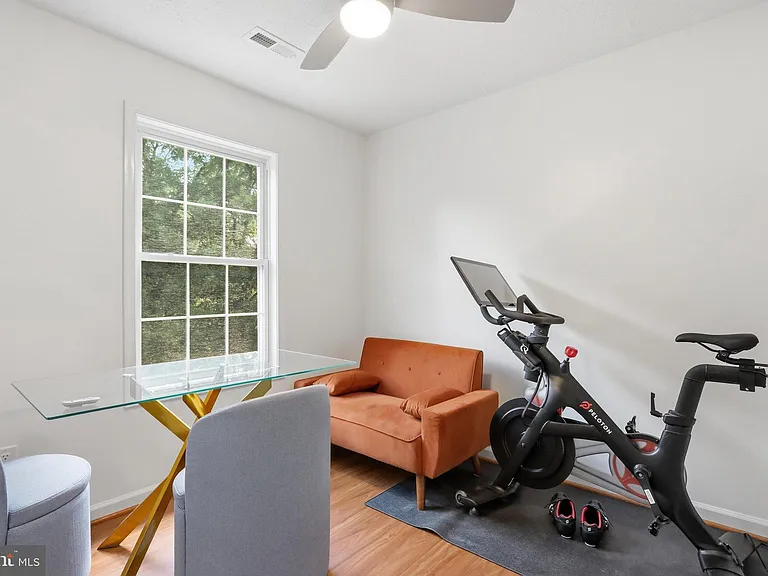 19 Fairview Ave — Photo 25
