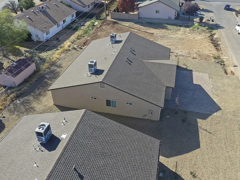 3027 N Corrine Dr — Photo 25