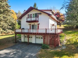 7 Alpine Rd, Beach Lake, PA 18405