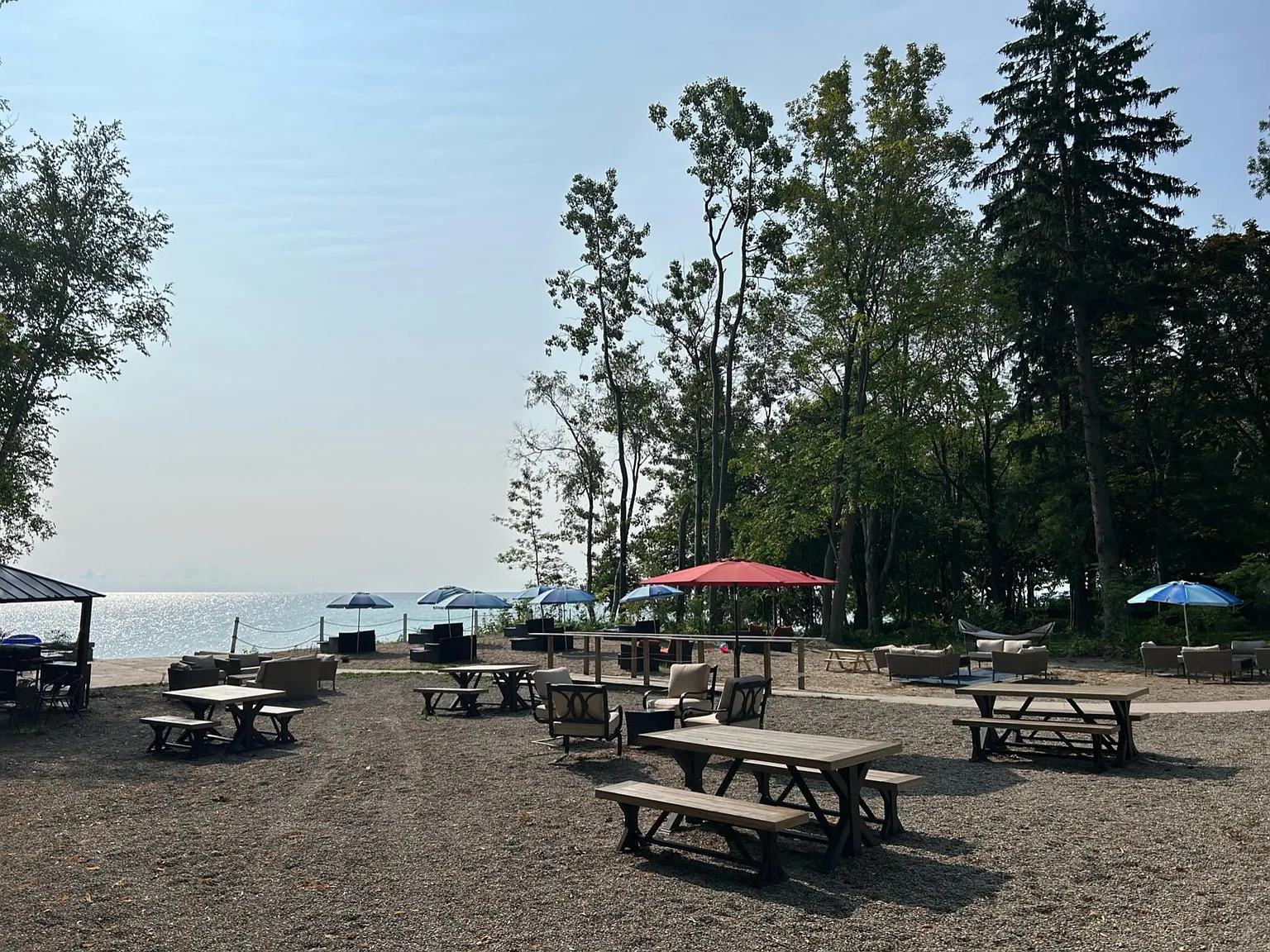 3601 Lakeshore Rd — Photo 2